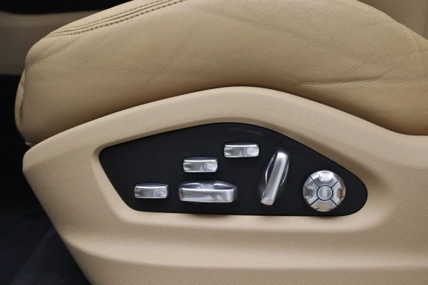 Foto do veiculo PORSCHE CAYENNE E-HYBRID