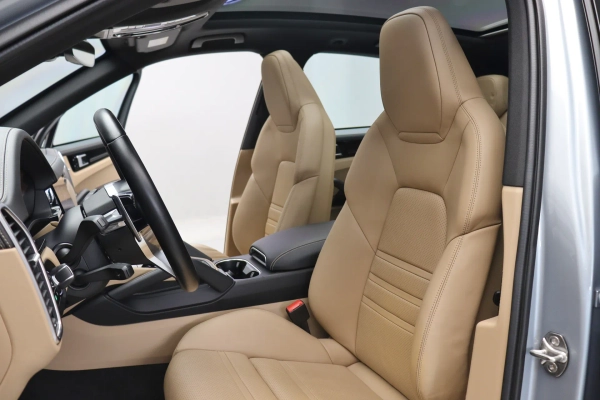 Foto do veiculo PORSCHE CAYENNE E-HYBRID