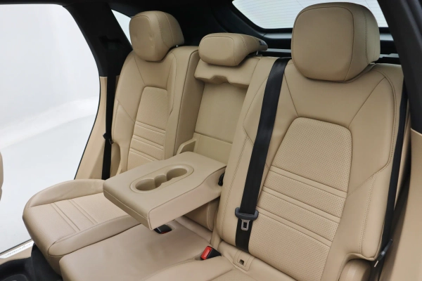 Foto do veiculo PORSCHE CAYENNE E-HYBRID