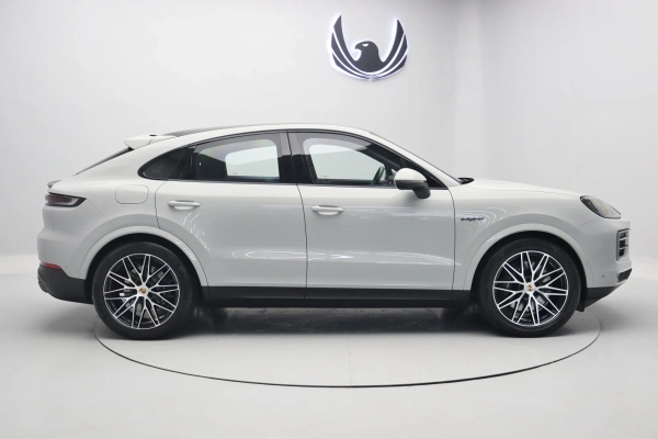 Foto do veiculo PORSCHE CAYENNE COUPé E-HYBRID