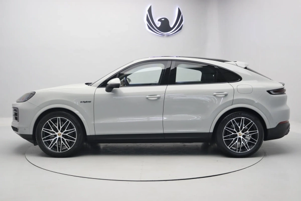 Foto do veiculo PORSCHE CAYENNE COUPé E-HYBRID
