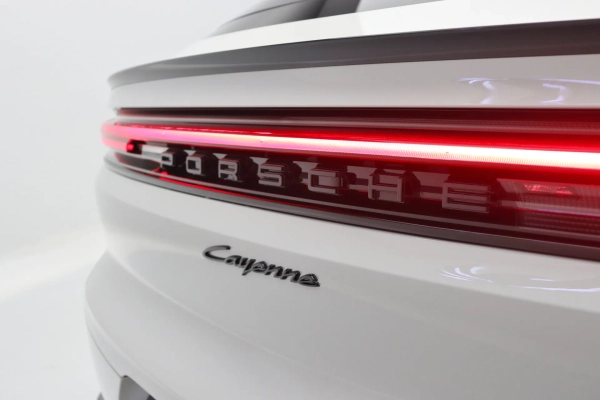 Foto do veiculo PORSCHE CAYENNE COUPé E-HYBRID
