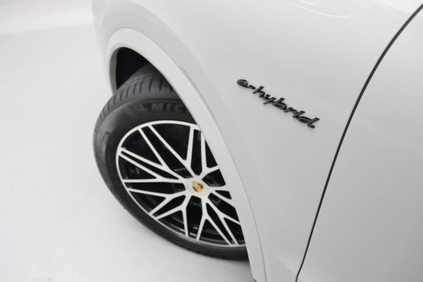 Foto do veiculo PORSCHE CAYENNE COUPé E-HYBRID