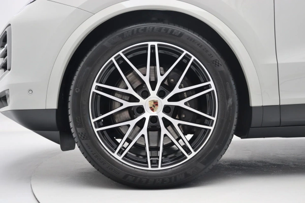 Foto do veiculo PORSCHE CAYENNE COUPé E-HYBRID