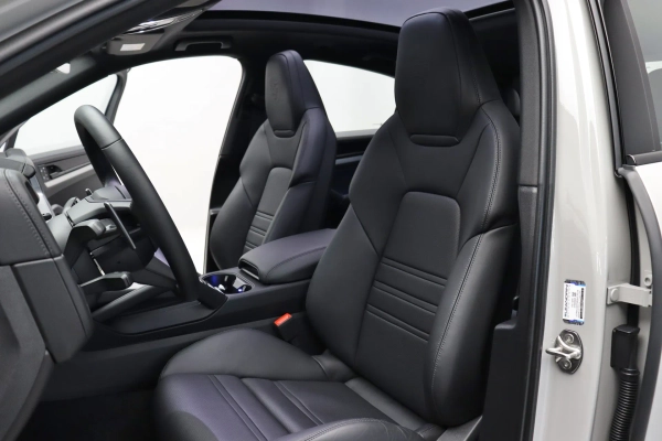 Foto do veiculo PORSCHE CAYENNE COUPé E-HYBRID