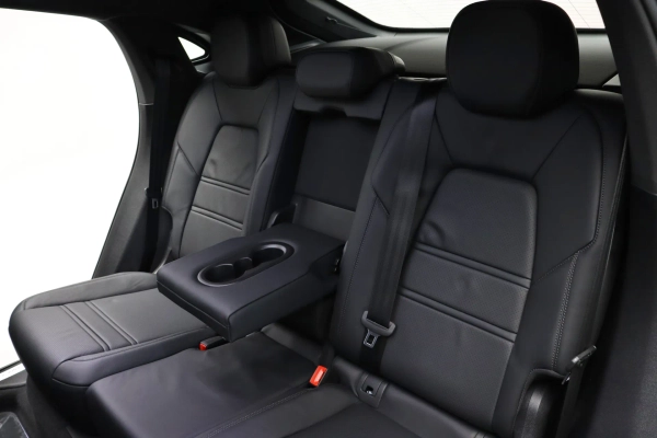 Foto do veiculo PORSCHE CAYENNE COUPé E-HYBRID