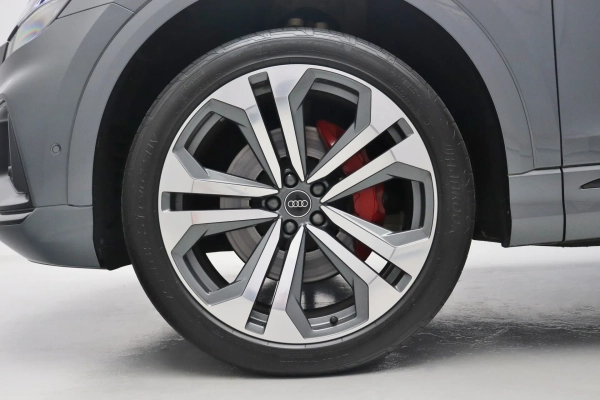 Foto do veiculo AUDI Q8 PERFORMANCE BLACK