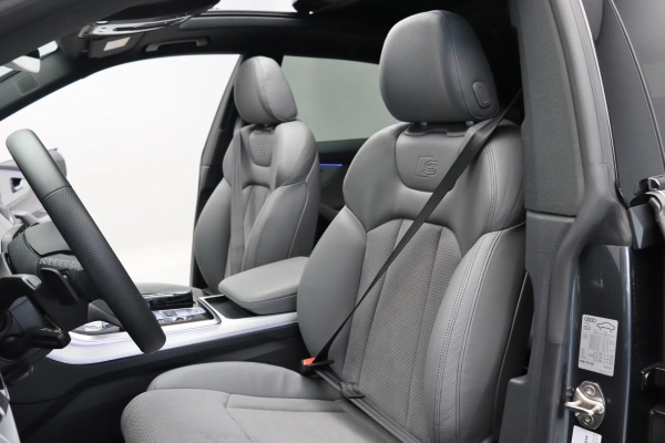 Foto do veiculo AUDI Q8 PERFORMANCE BLACK