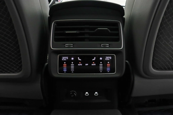 Foto do veiculo AUDI Q8 PERFORMANCE BLACK