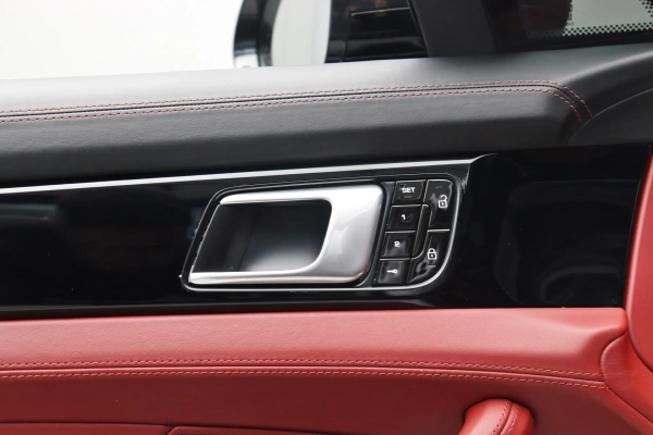 Foto do veiculo PORSCHE PANAMERA 4 E-HYBRID SPORT TURISMO