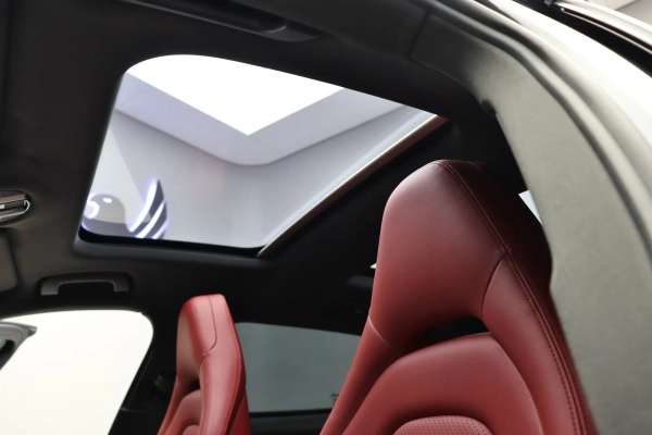 Foto do veiculo PORSCHE PANAMERA 4 E-HYBRID SPORT TURISMO