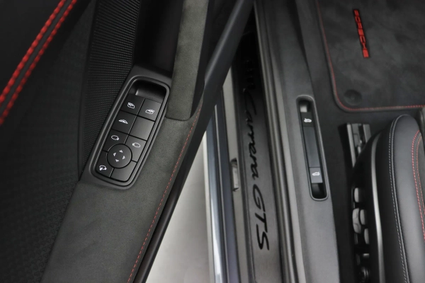 Foto do veiculo PORSCHE 911 CARRERA GTS CABRIOLET