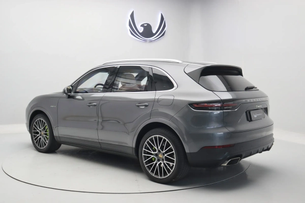 Foto do veiculo PORSCHE CAYENNE E-HYBRID