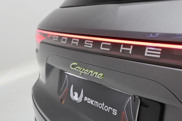 Foto do veiculo PORSCHE CAYENNE E-HYBRID