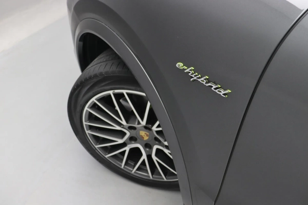 Foto do veiculo PORSCHE CAYENNE E-HYBRID