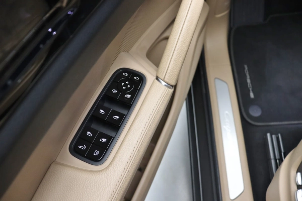 Foto do veiculo PORSCHE CAYENNE E-HYBRID