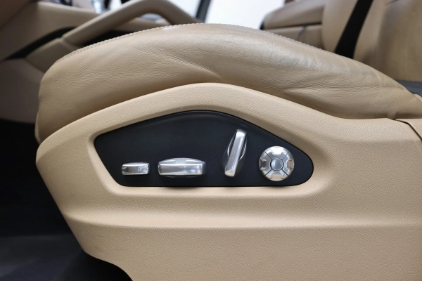 Foto do veiculo PORSCHE CAYENNE E-HYBRID