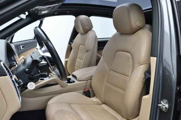 Foto do veiculo PORSCHE CAYENNE E-HYBRID