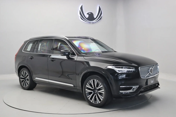 Foto do veiculo VOLVO XC90 T8 RECHARGE MOMENTUM | 7 LUGARES