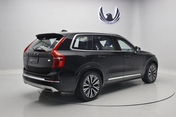 Foto do veiculo VOLVO XC90 T8 RECHARGE MOMENTUM | 7 LUGARES