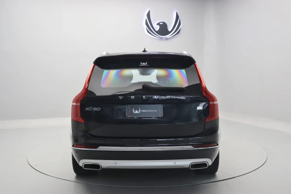 Foto do veiculo VOLVO XC90 T8 RECHARGE MOMENTUM | 7 LUGARES