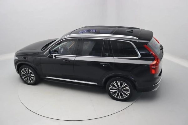 Foto do veiculo VOLVO XC90 T8 RECHARGE MOMENTUM | 7 LUGARES