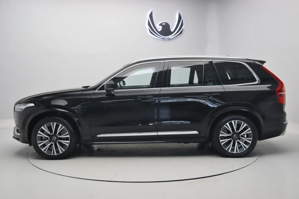 Foto do veiculo VOLVO XC90 T8 RECHARGE MOMENTUM | 7 LUGARES