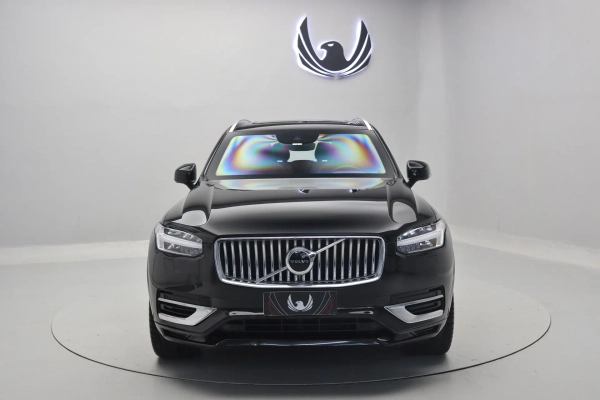 Foto do veiculo VOLVO XC90 T8 RECHARGE MOMENTUM | 7 LUGARES