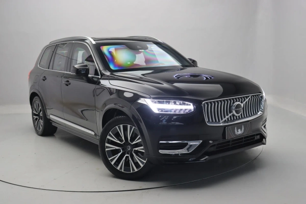 Foto do veiculo VOLVO XC90 T8 RECHARGE MOMENTUM | 7 LUGARES