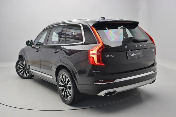 Foto do veiculo VOLVO XC90 T8 RECHARGE MOMENTUM | 7 LUGARES
