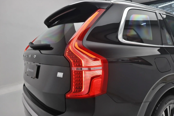 Foto do veiculo VOLVO XC90 T8 RECHARGE MOMENTUM | 7 LUGARES