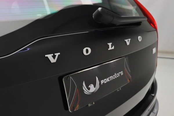 Foto do veiculo VOLVO XC90 T8 RECHARGE MOMENTUM | 7 LUGARES