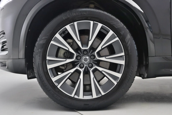 Foto do veiculo VOLVO XC90 T8 RECHARGE MOMENTUM | 7 LUGARES