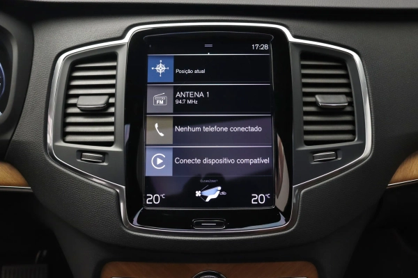 Foto do veiculo VOLVO XC90 T8 RECHARGE MOMENTUM | 7 LUGARES