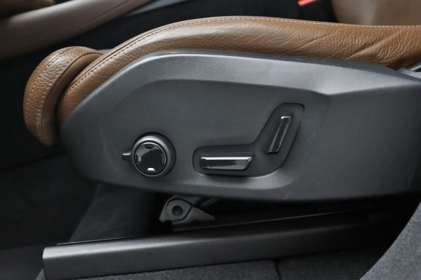 Foto do veiculo VOLVO XC90 T8 RECHARGE MOMENTUM | 7 LUGARES