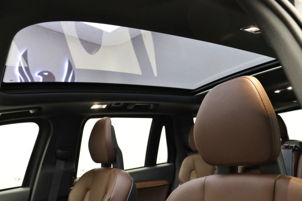 Foto do veiculo VOLVO XC90 T8 RECHARGE MOMENTUM | 7 LUGARES