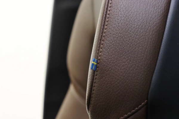 Foto do veiculo VOLVO XC90 T8 RECHARGE MOMENTUM | 7 LUGARES