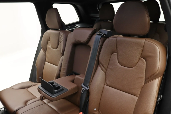 Foto do veiculo VOLVO XC90 T8 RECHARGE MOMENTUM | 7 LUGARES