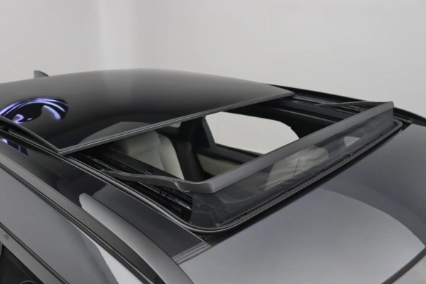 Foto do veiculo LAND ROVER RANGE ROVER VELAR P340 HSE R-DYNAMIC