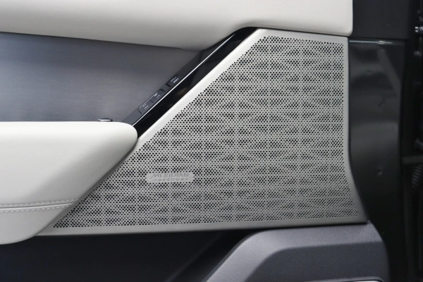 Foto do veiculo LAND ROVER RANGE ROVER VELAR P340 HSE R-DYNAMIC
