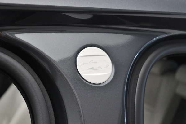 Foto do veiculo LAND ROVER RANGE ROVER VELAR P340 HSE R-DYNAMIC
