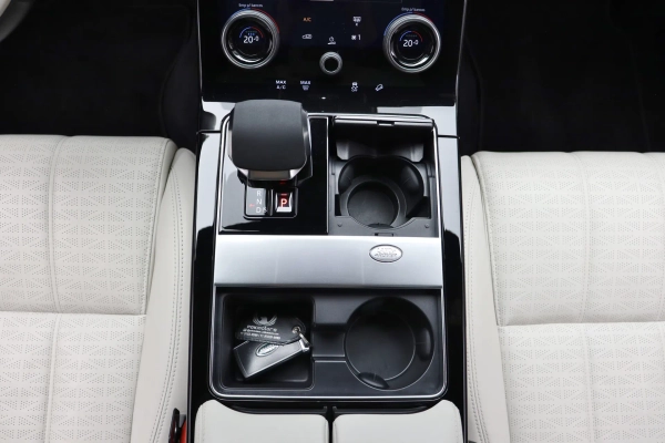 Foto do veiculo LAND ROVER RANGE ROVER VELAR P340 HSE R-DYNAMIC