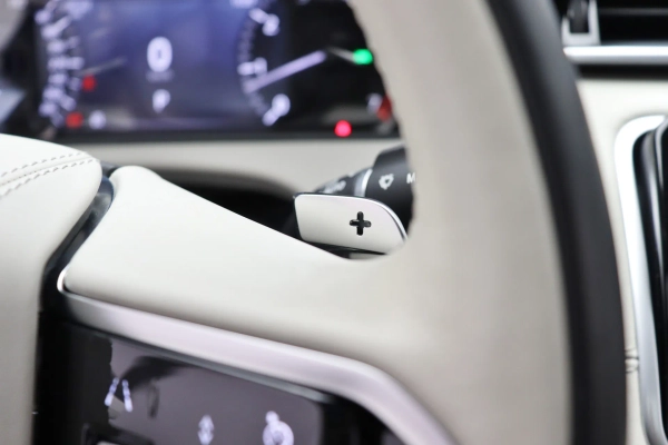 Foto do veiculo LAND ROVER RANGE ROVER VELAR P340 HSE R-DYNAMIC