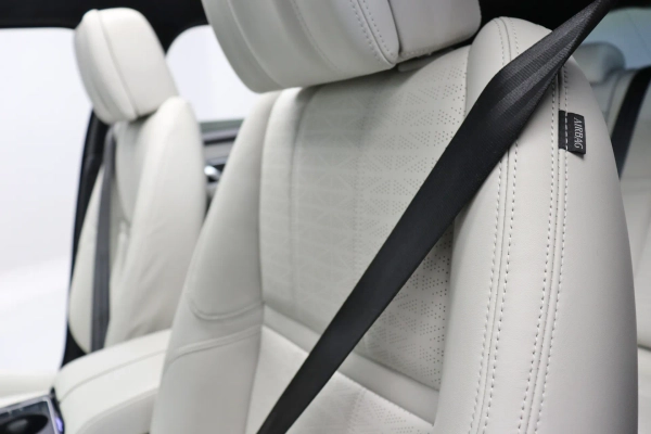 Foto do veiculo LAND ROVER RANGE ROVER VELAR P340 HSE R-DYNAMIC