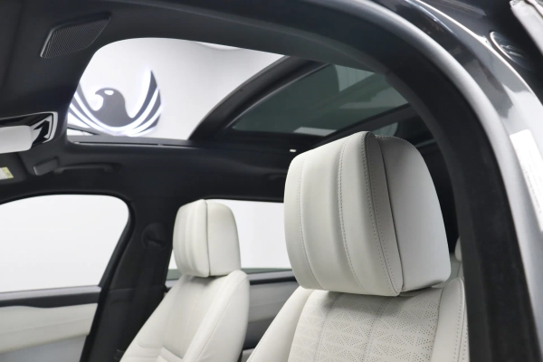 Foto do veiculo LAND ROVER RANGE ROVER VELAR P340 HSE R-DYNAMIC