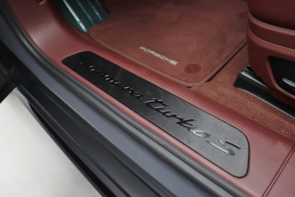 Foto do veiculo PORSCHE PANAMERA TURBO S E-HYBRID