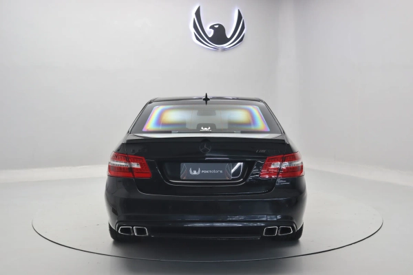 Foto do veiculo MERCEDES-BENZ E 63 AMG SEDAN