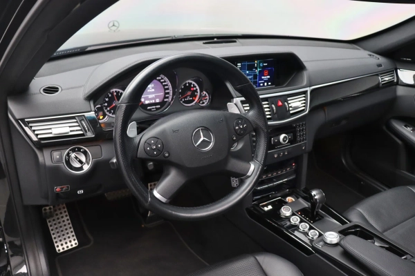 Foto do veiculo MERCEDES-BENZ E 63 AMG SEDAN
