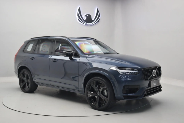 Foto do veiculo VOLVO XC90 T8 RECHARGE ULTIMATE DARK | 7 LUGARES