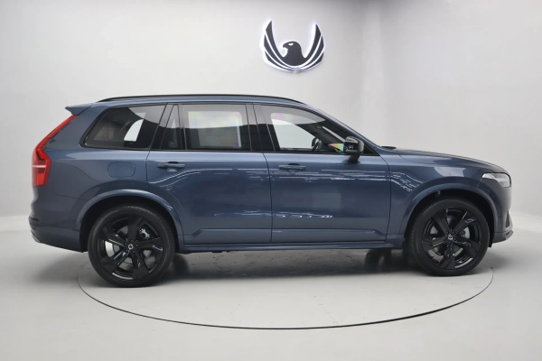 Foto do veiculo VOLVO XC90 T8 RECHARGE ULTIMATE DARK | 7 LUGARES